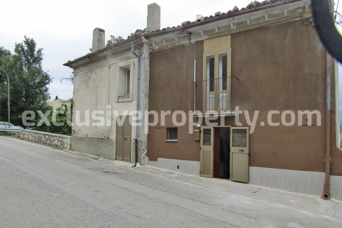 Large rural house with garden for sale in Torricella Peligna - Abruzzo 2