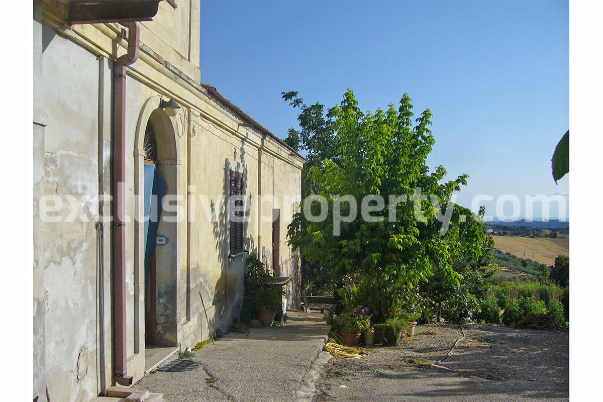 House with sea view and garden for sale in the countryside of Paglieta - Abruzzo