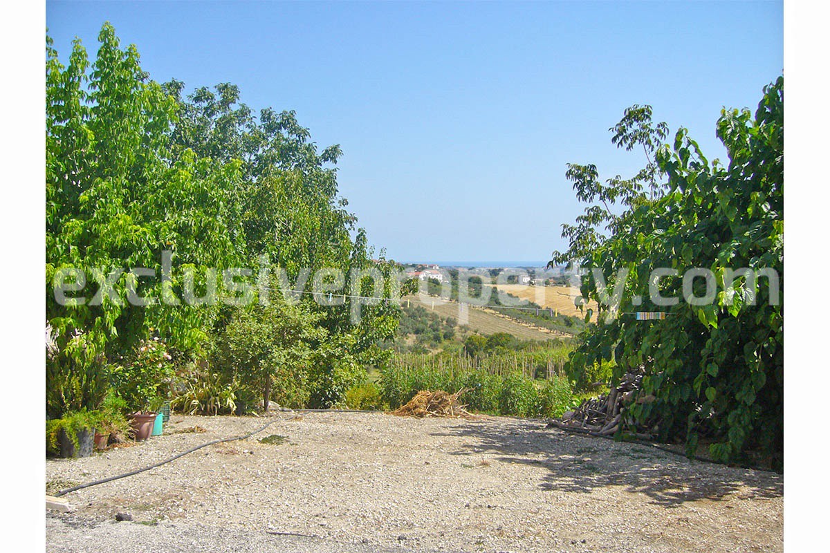 House with sea view and garden for sale in the countryside of Paglieta - Abruzzo