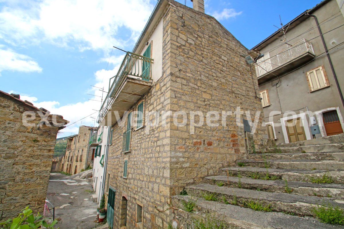 Renovated stone house with garage located at 38 km from the ski resorts