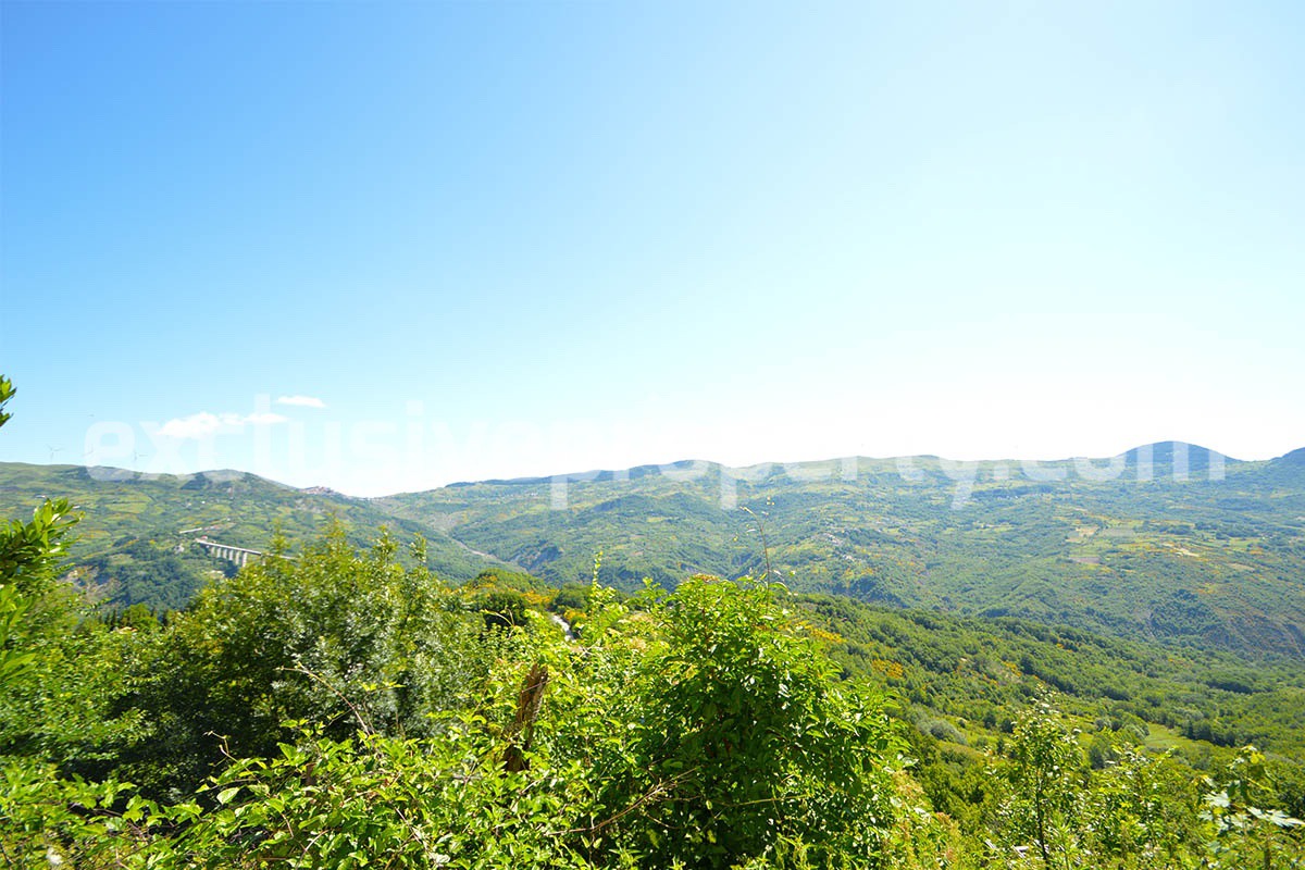 Habitable and well kept village house for sale in Belmonte del Sannio Molise