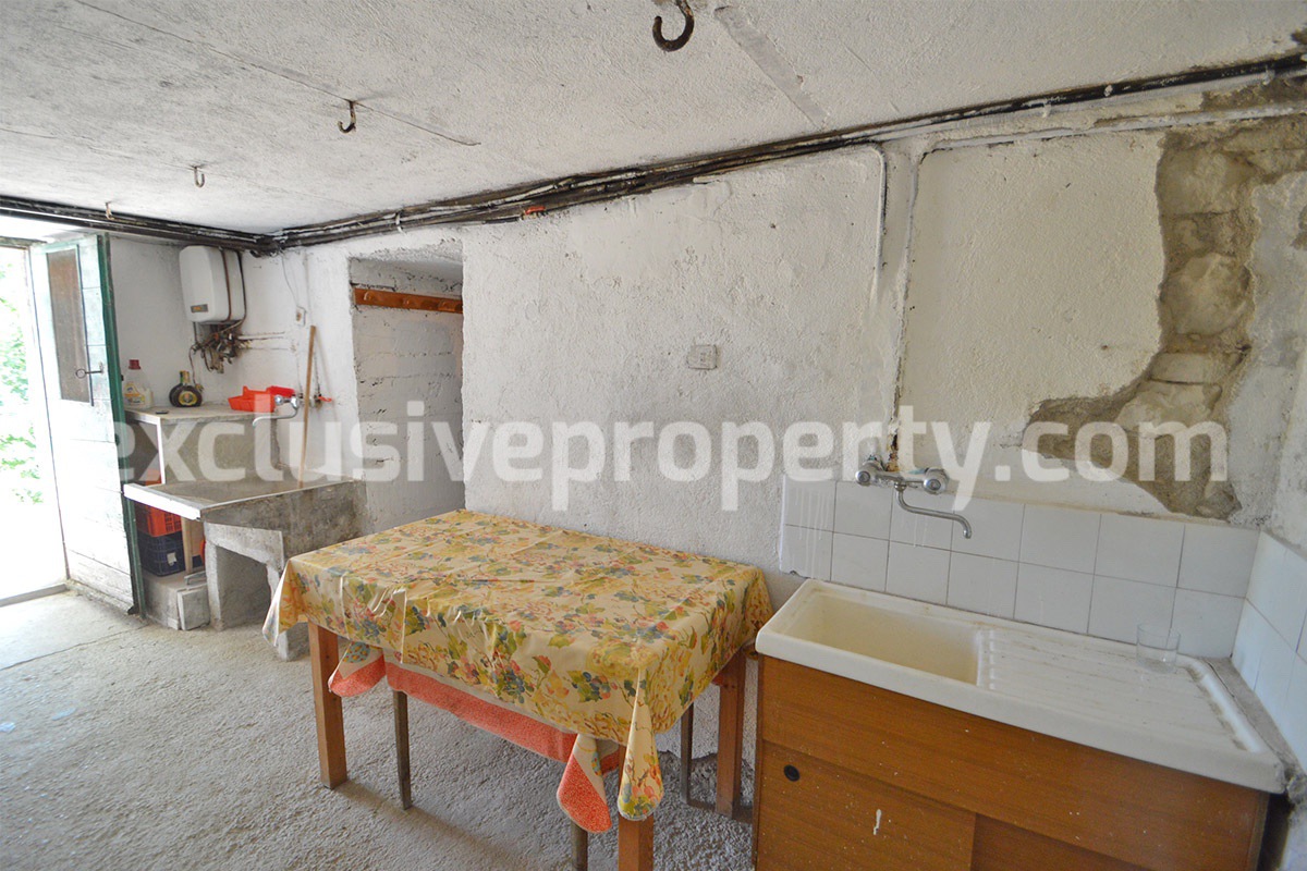 Habitable and well kept village house for sale in Belmonte del Sannio Molise 23