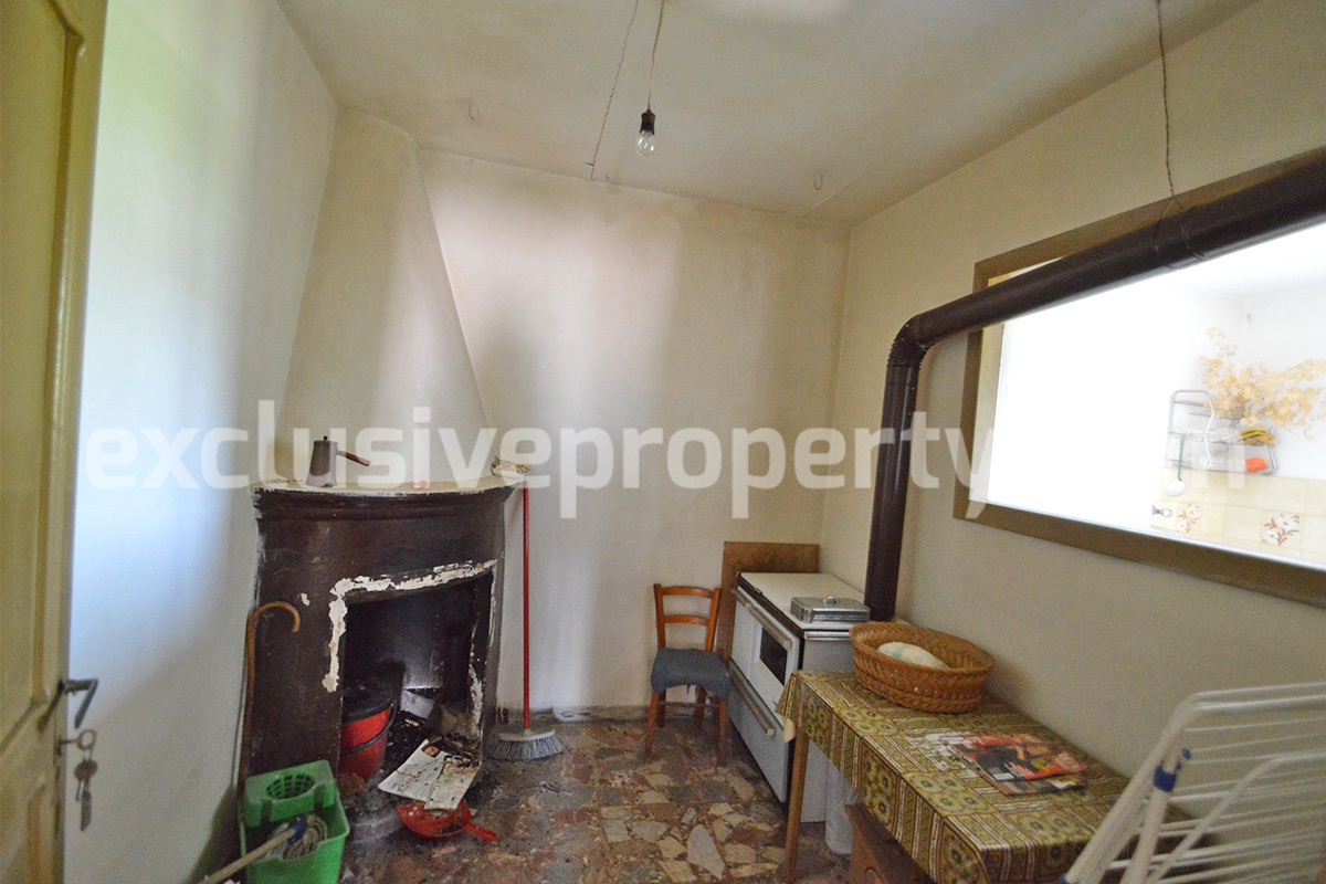 Habitable and well kept village house for sale in Belmonte del Sannio Molise 16