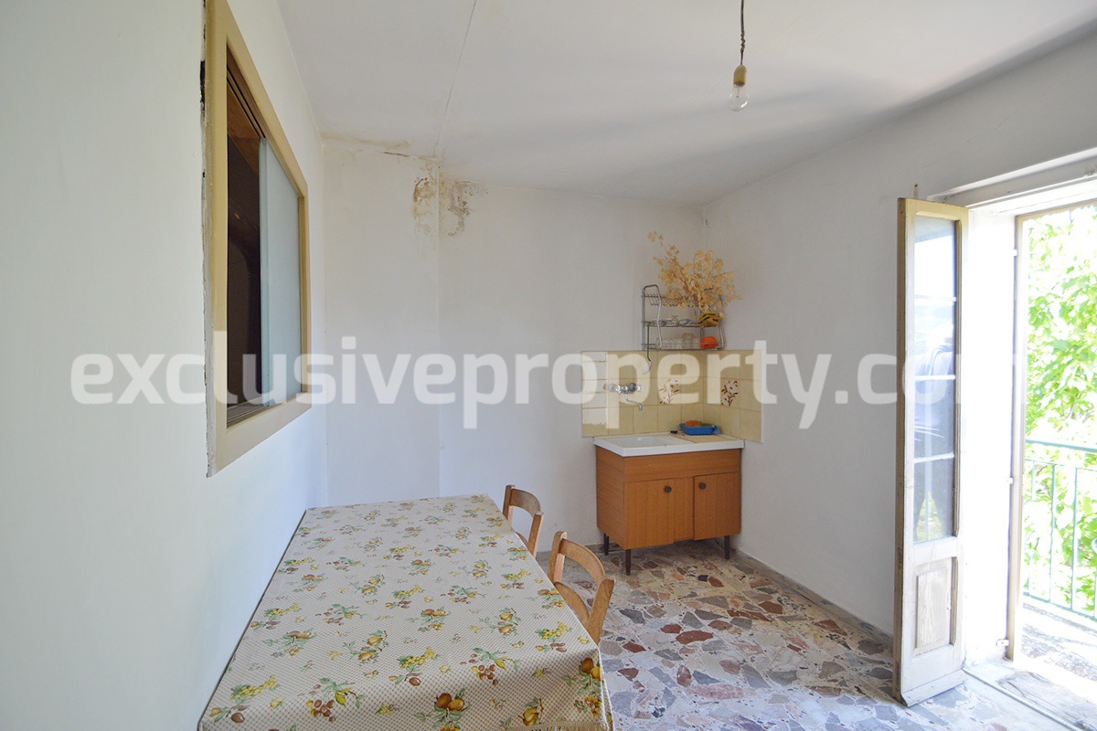 Habitable and well kept village house for sale in Belmonte del Sannio Molise 17