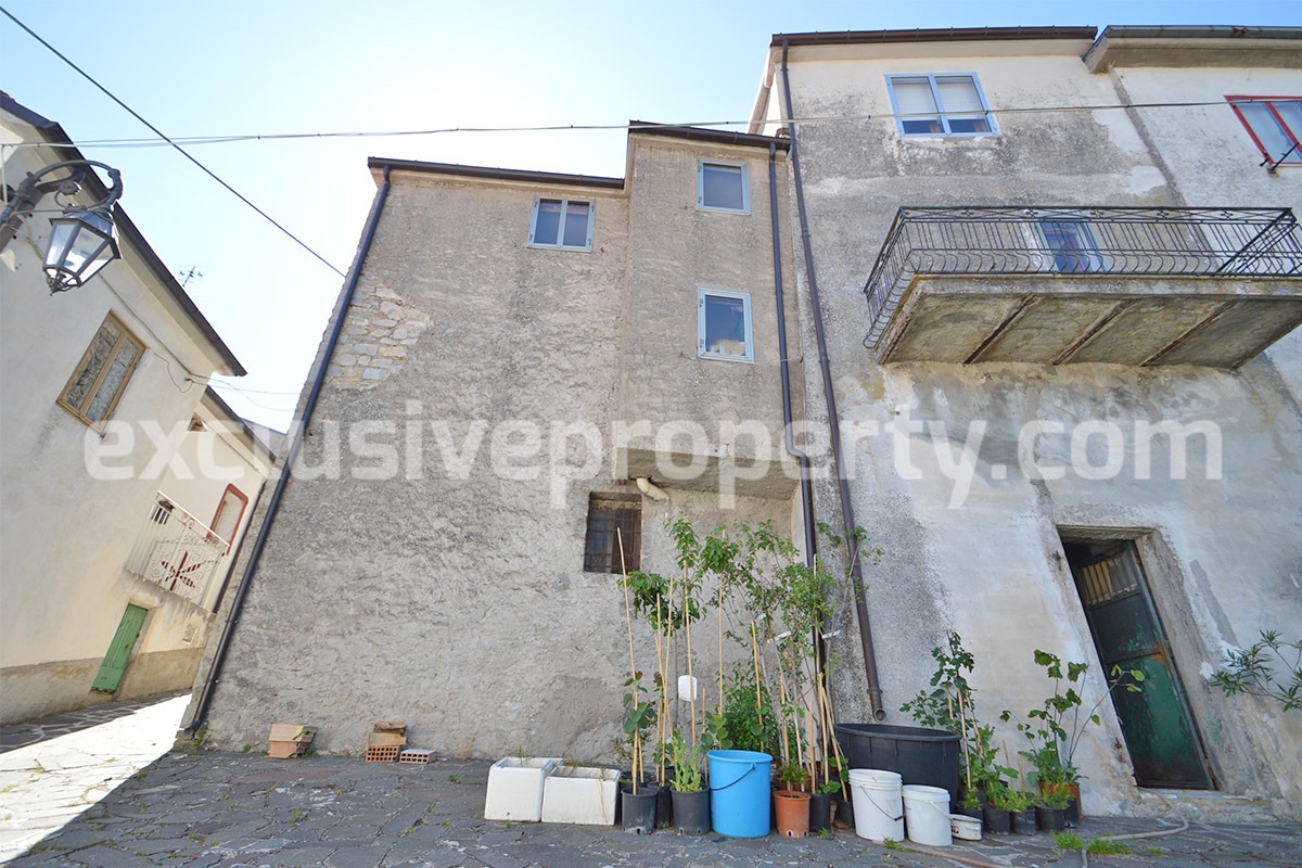 Property in ancient village for sale in Italy Region Molise Belmonte del Sannio