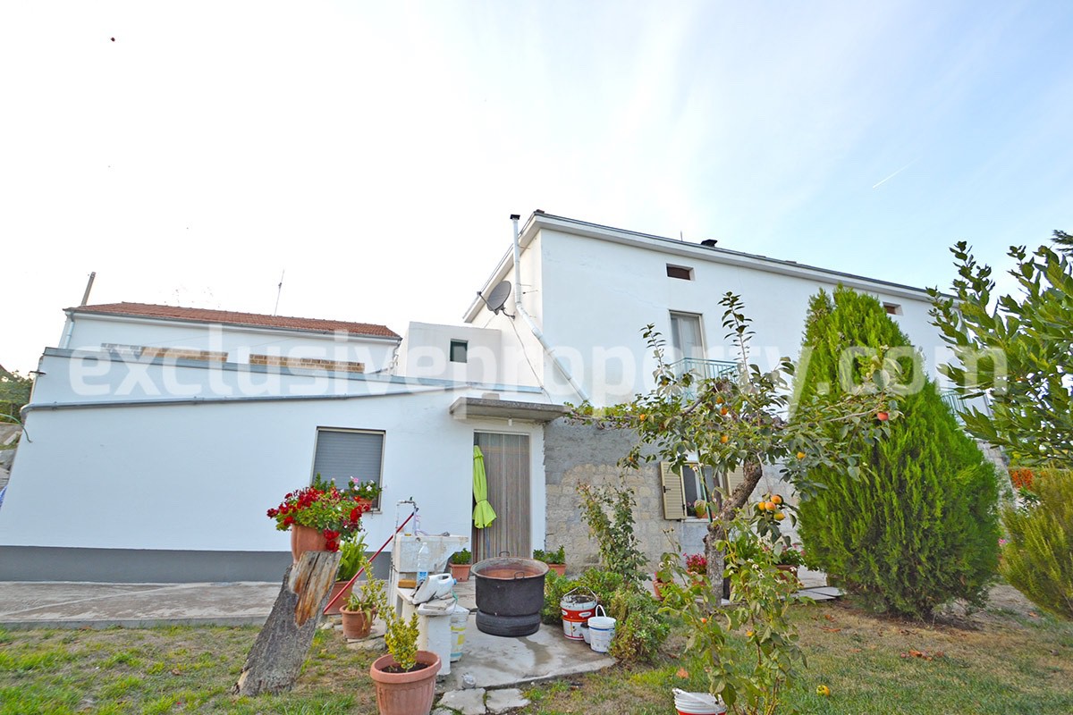 Detached country house with terrace  barn and land for sale in Abruzzo 4