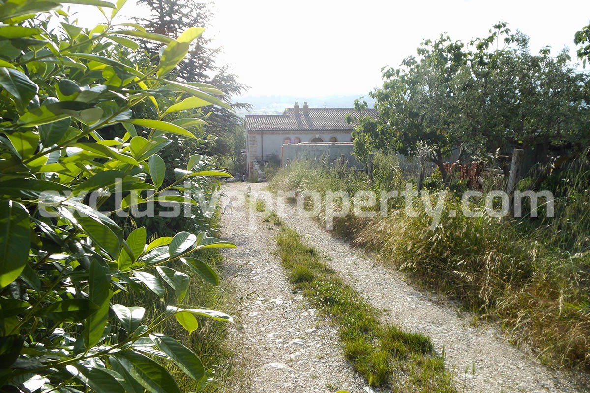 Spacious country villa for sale in Busso Campobasso 11