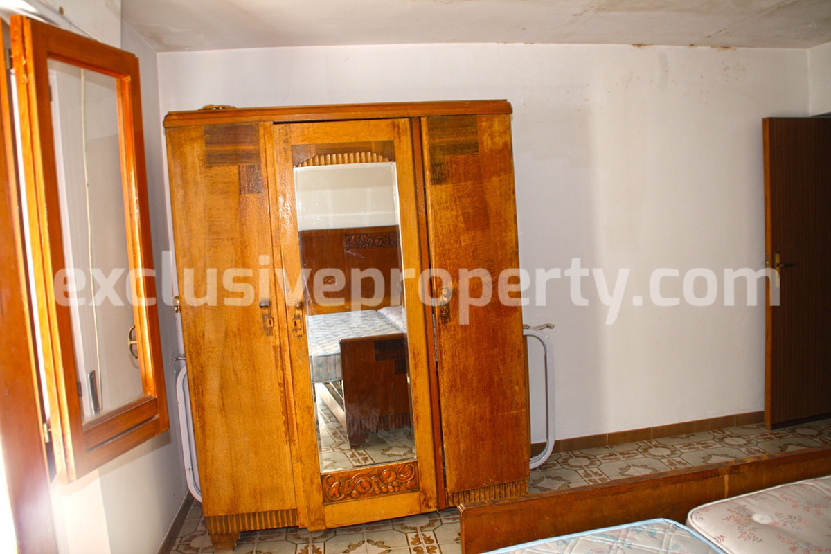 Habitable town house with garden for sale in Castelbottaccio Molise 16