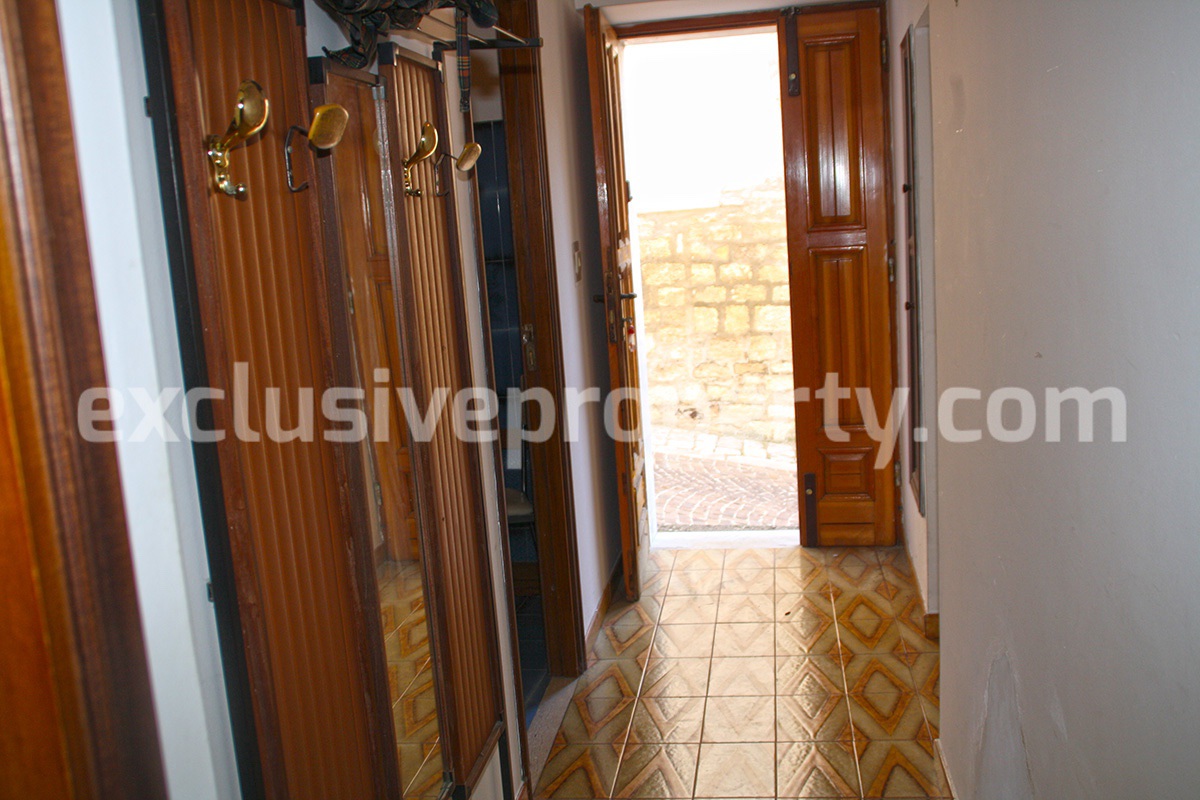 Habitable town house with garden for sale in Castelbottaccio Molise 5