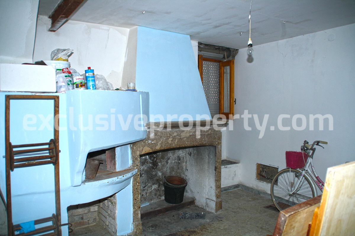 Habitable town house in very good condition for sale in Castelbottaccio Molise