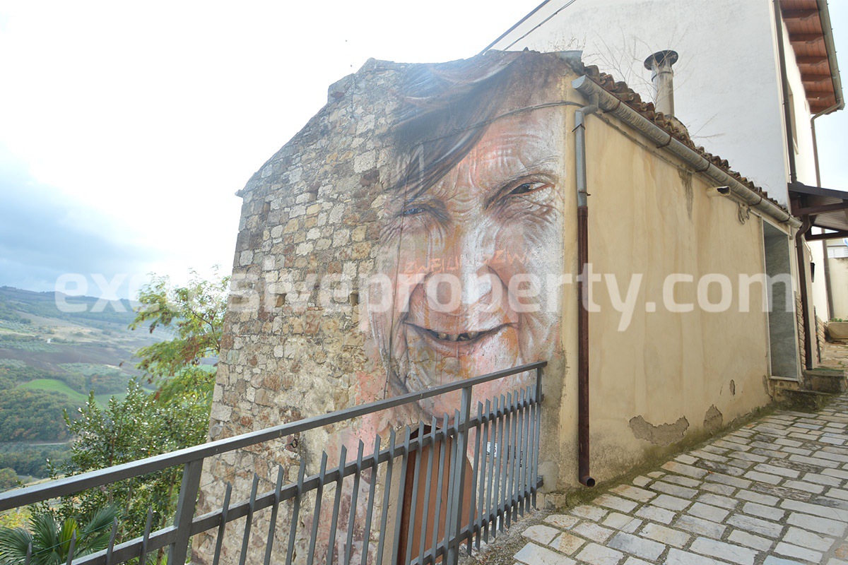 Town house to renovate with an outdoor space for sale in Civitacampomarano 13