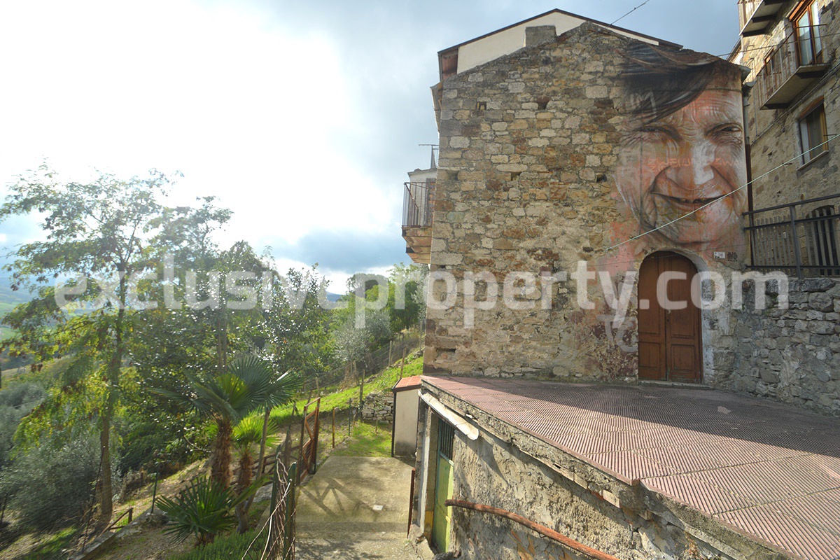 Town house to renovate with an outdoor space for sale in Civitacampomarano 12