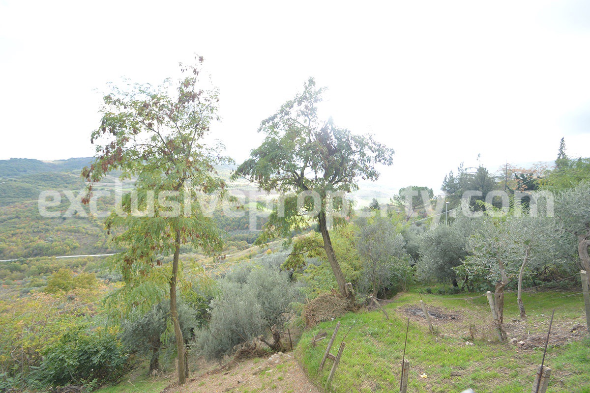 Town house to renovate with an outdoor space for sale in Civitacampomarano 11
