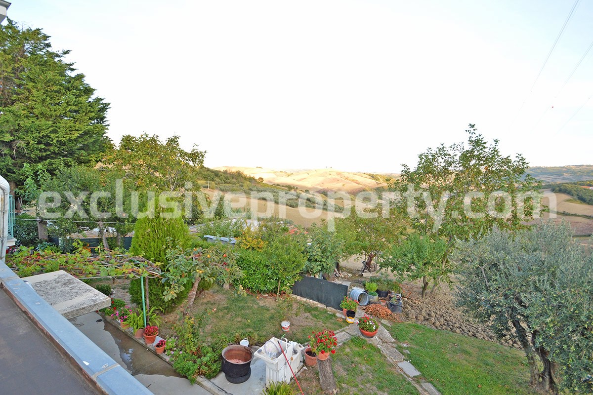 Detached country house with terrace  barn and land for sale in Abruzzo 27