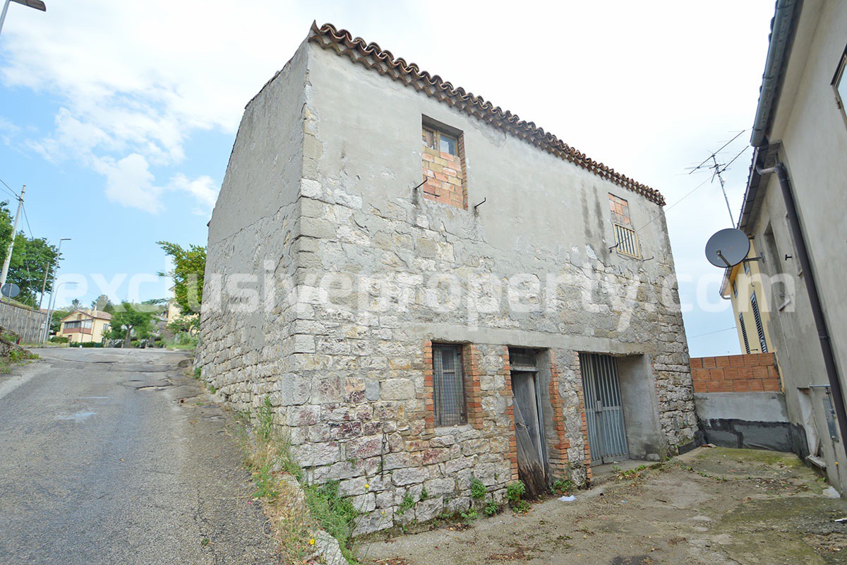 Cheap houses with garden for sale in Abruzzo - Italy