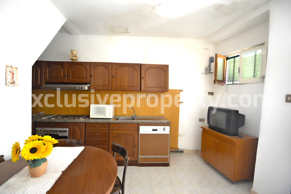 Habitable property with garden and garage for sale in Molise - Castelmauro 4