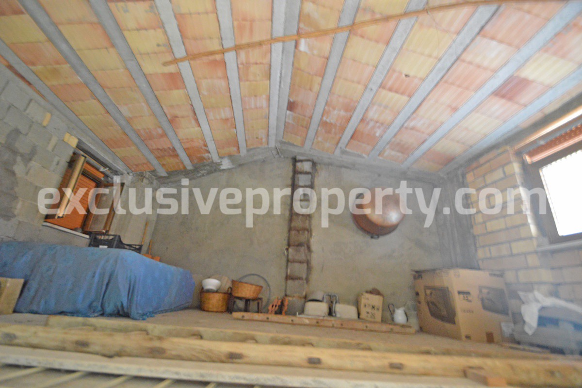 Habitable property with garden and garage for sale in Molise - Castelmauro 21