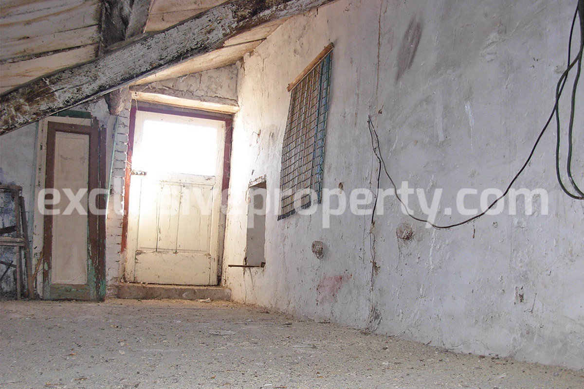 House with terrace for sale in Italy - Molise Region - Village Castelmauro
