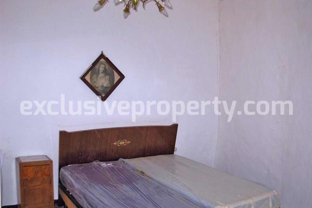 House with terrace for sale in Italy - Molise Region - Village Castelmauro 6