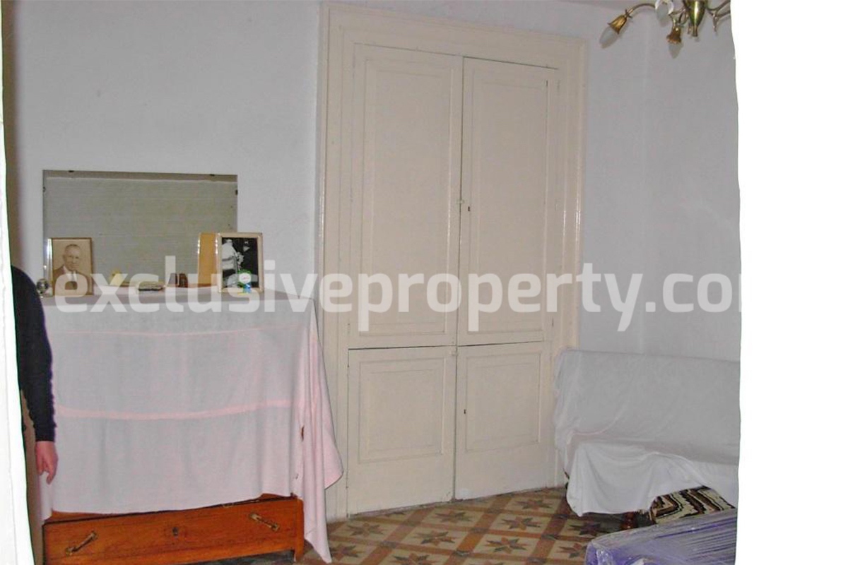 House with terrace for sale in Italy - Molise Region - Village Castelmauro 7