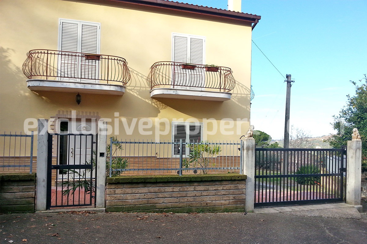 Renovated country house with rustic furniture for sale in the Molise Region 8