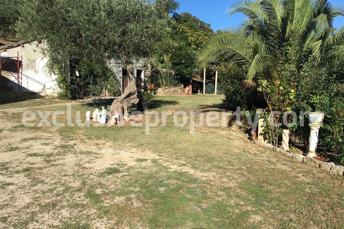 Renovated country house with rustic furniture for sale in the Molise Region