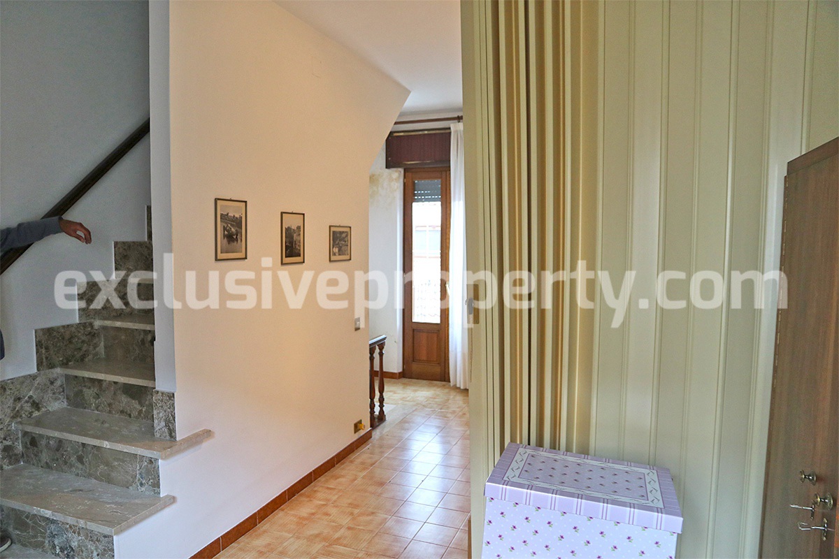 Spacious house with outdoor area cellars and panoramic views for sale in Molise 8