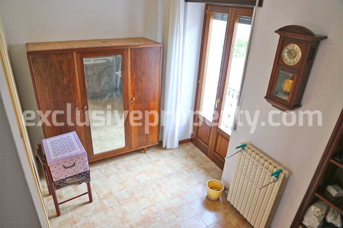 Spacious house with outdoor area cellars and panoramic views for sale in Molise 10