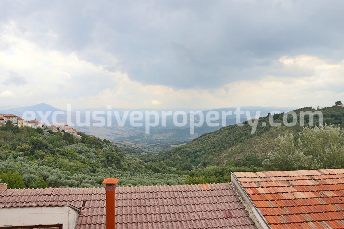 Spacious house with outdoor area cellars and panoramic views for sale in Molise 17