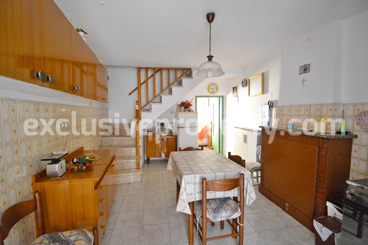 Habitable village house with cellar for sale in Abruzzo - Celenza sul Trigno 11