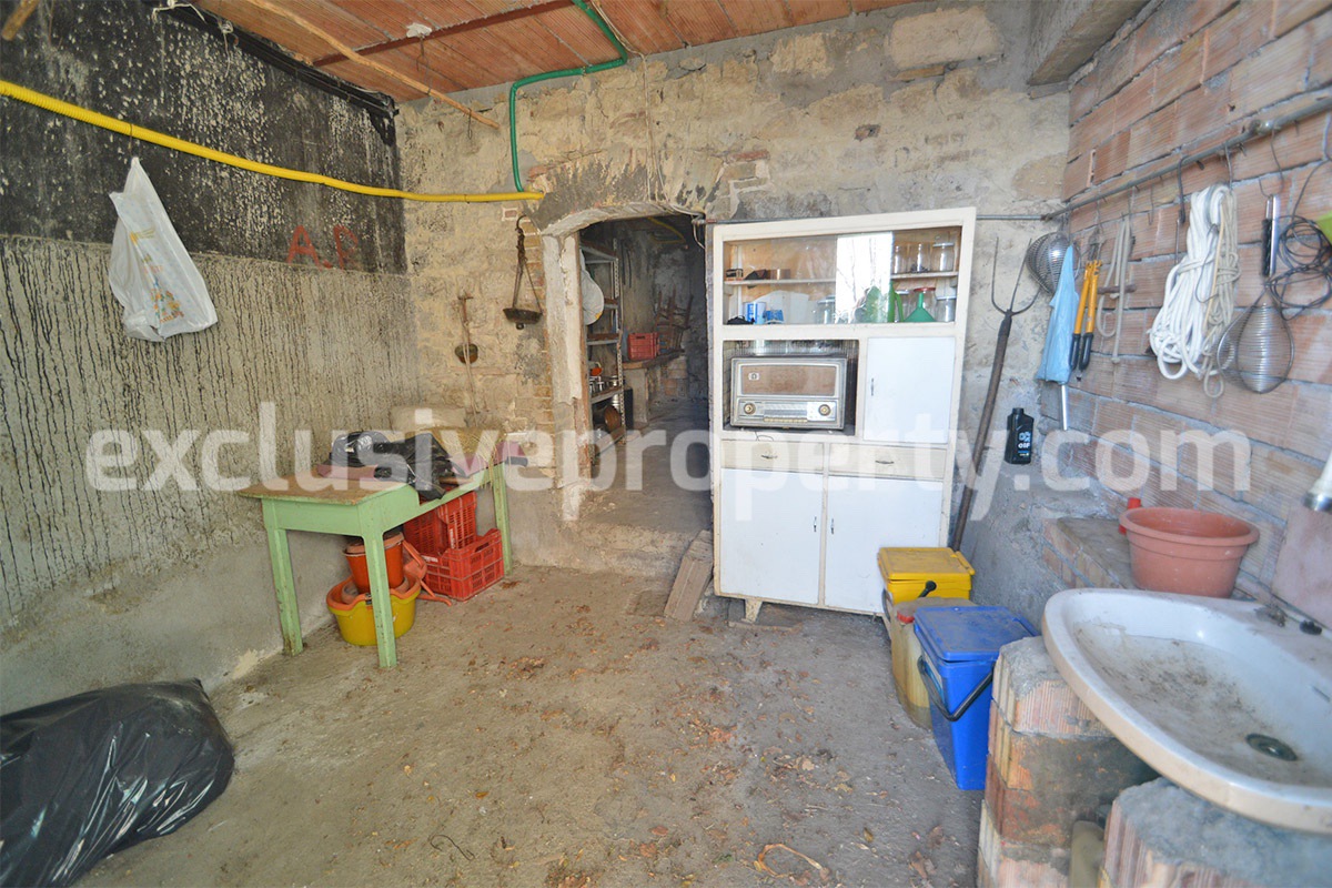 Habitable village house with cellar for sale in Abruzzo - Celenza sul Trigno 32