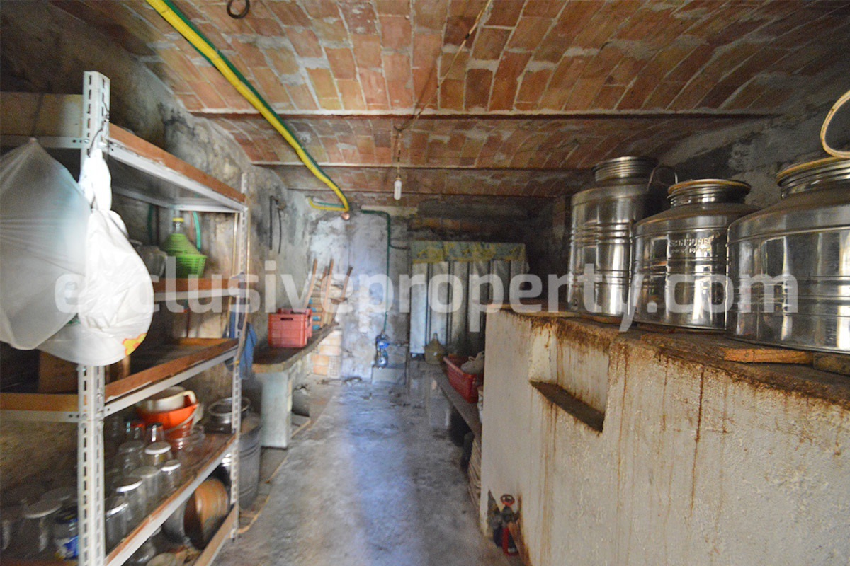 Habitable village house with cellar for sale in Abruzzo - Celenza sul Trigno 38