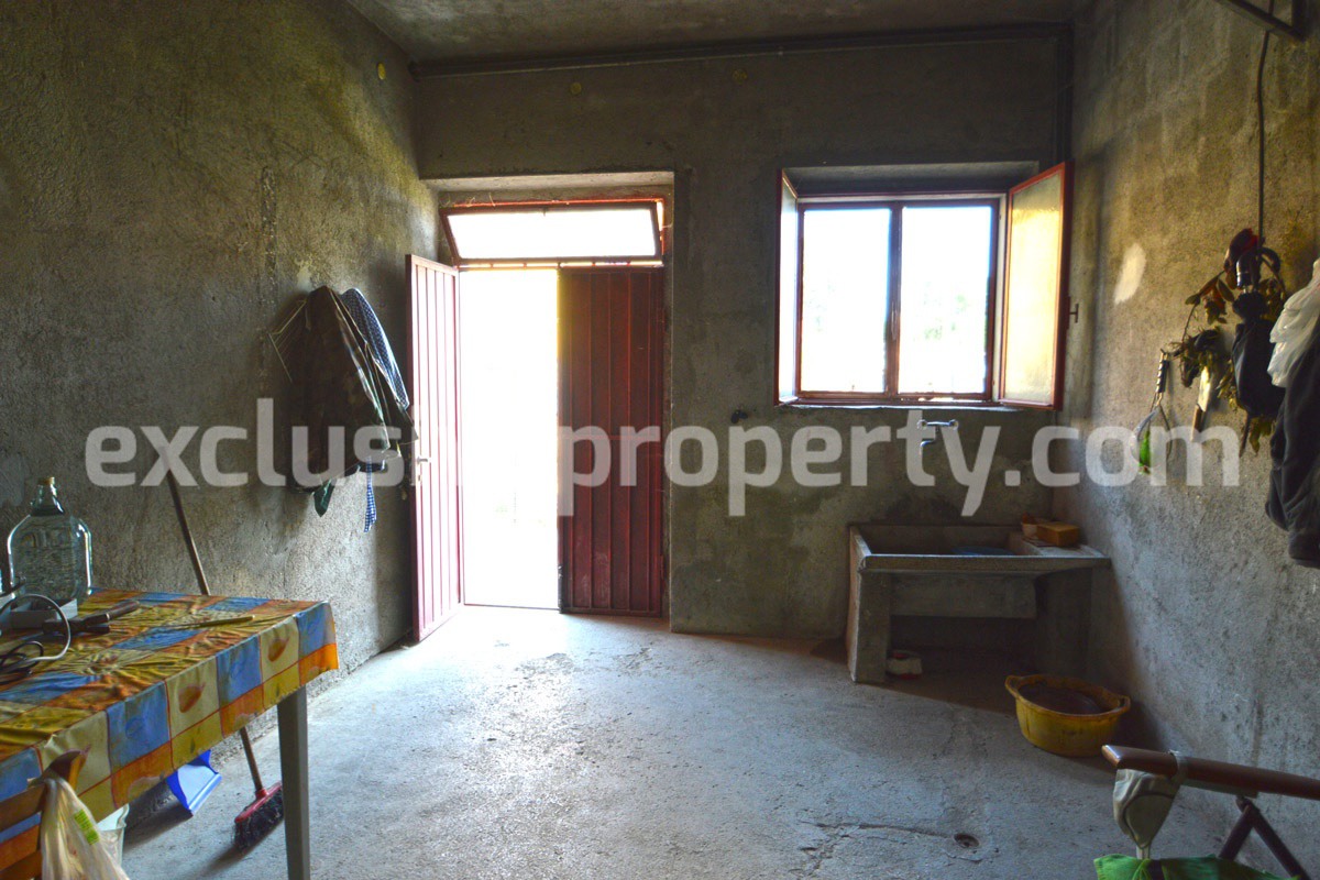 Big habitable house with garden and terrace for sale in Abruzzo 18