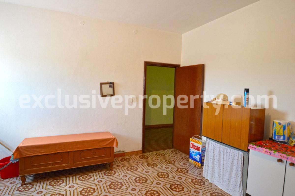 Big habitable house with garden and terrace for sale in Abruzzo 10