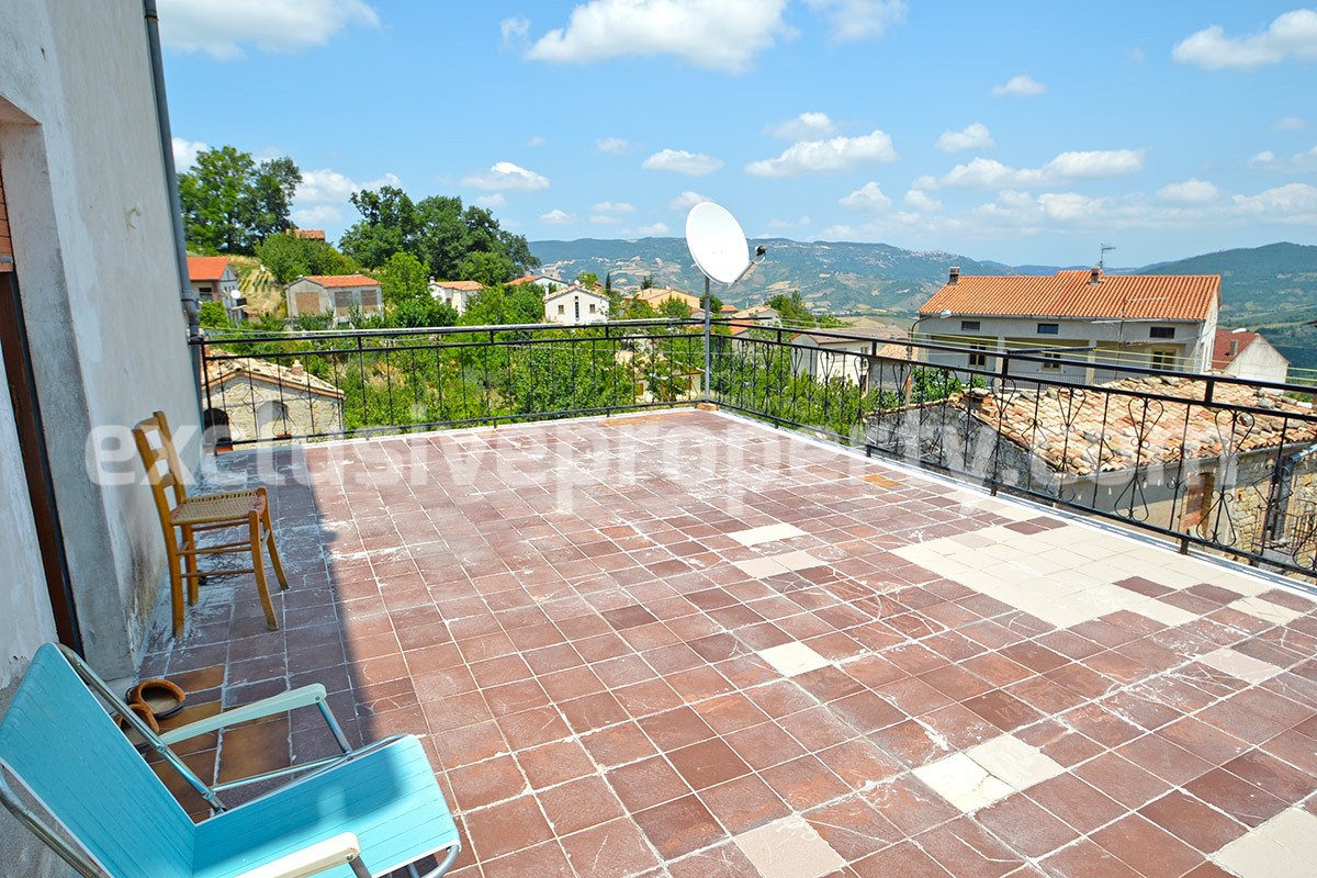 Big habitable house with garden and terrace for sale in Abruzzo 11