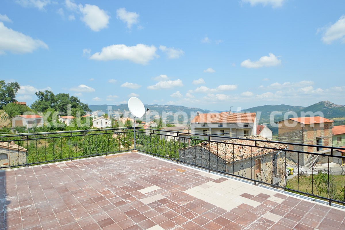Big habitable house with garden and terrace for sale in Abruzzo 12