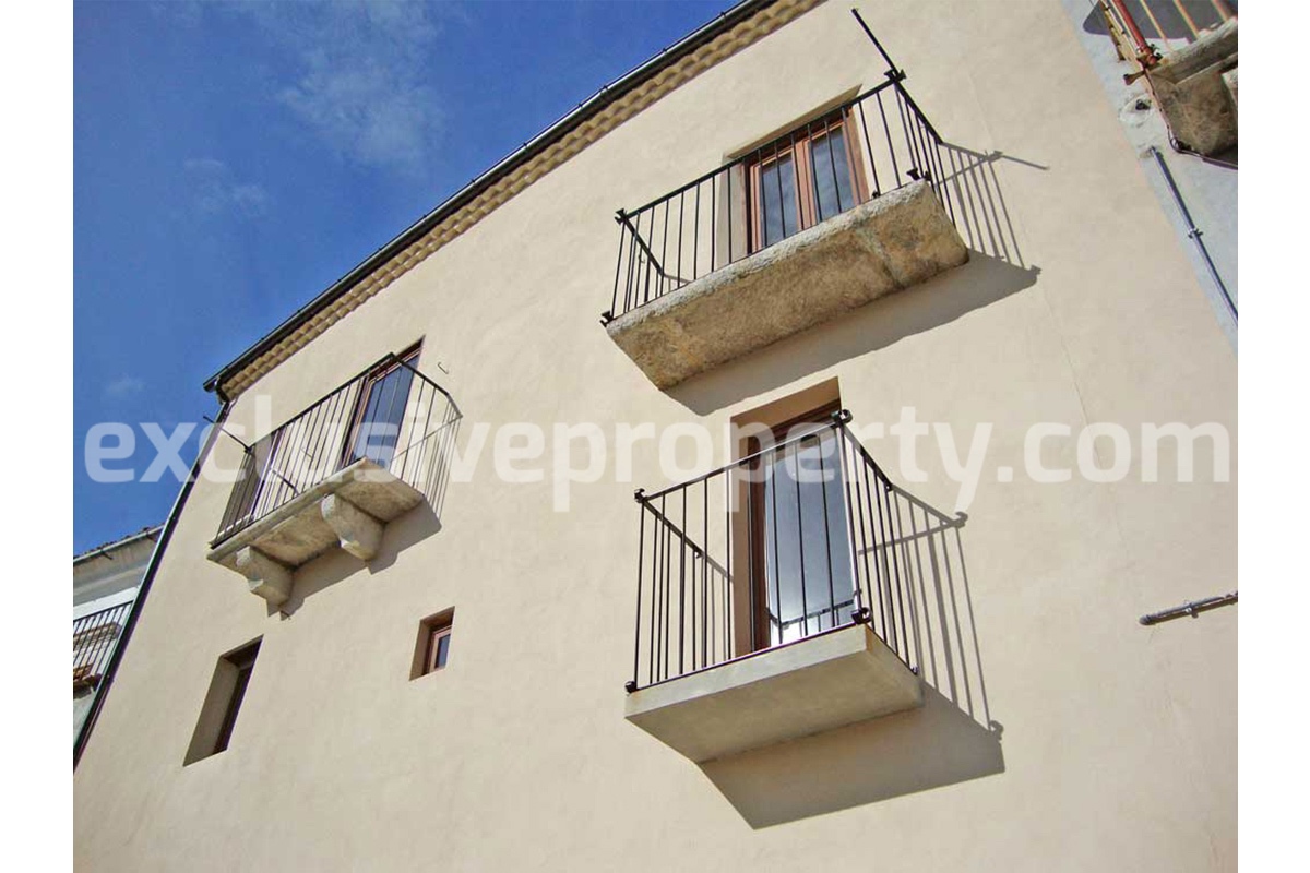 Apartment in the historic center renovated habitable for sale Civitacampomarano 3
