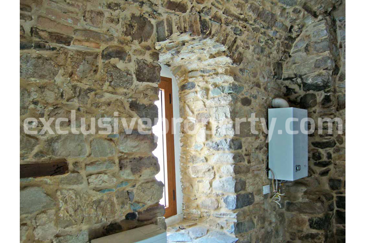Apartment with stone interiors - renovated - habitable for sale in Molise 3