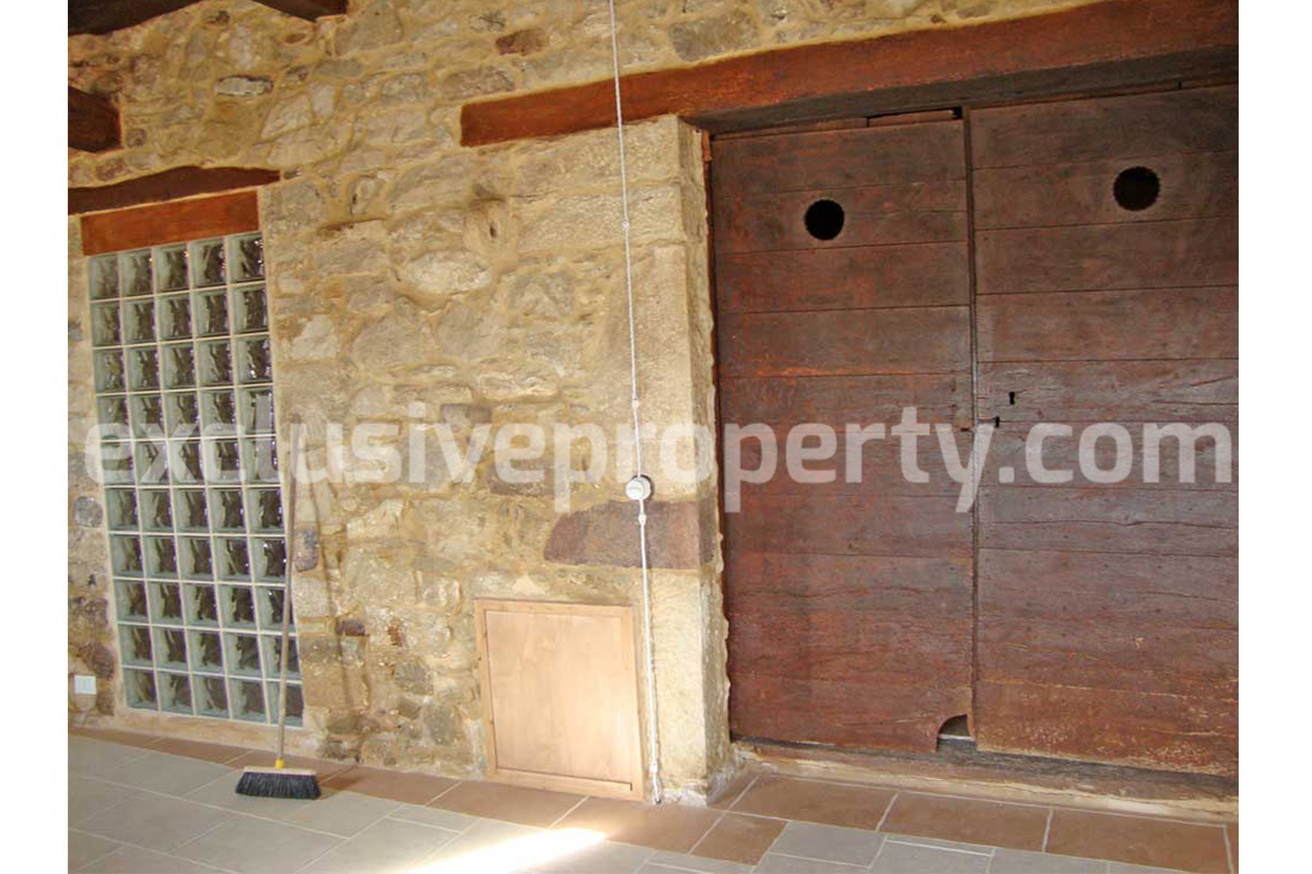 Apartment with stone interiors - renovated - habitable for sale in Molise 13