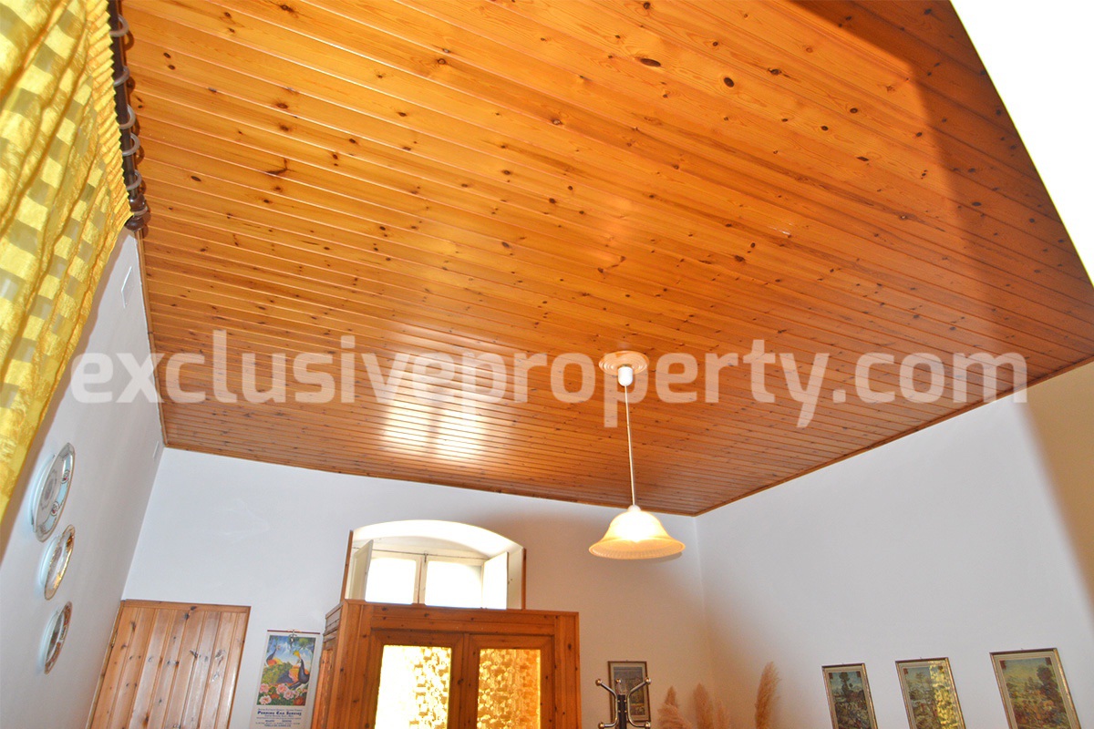 Habitable house finished in wood for sale in Molise - Limosano