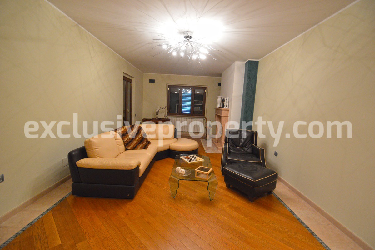 Villa consisting of two apartments with garden for sale in Italy 27