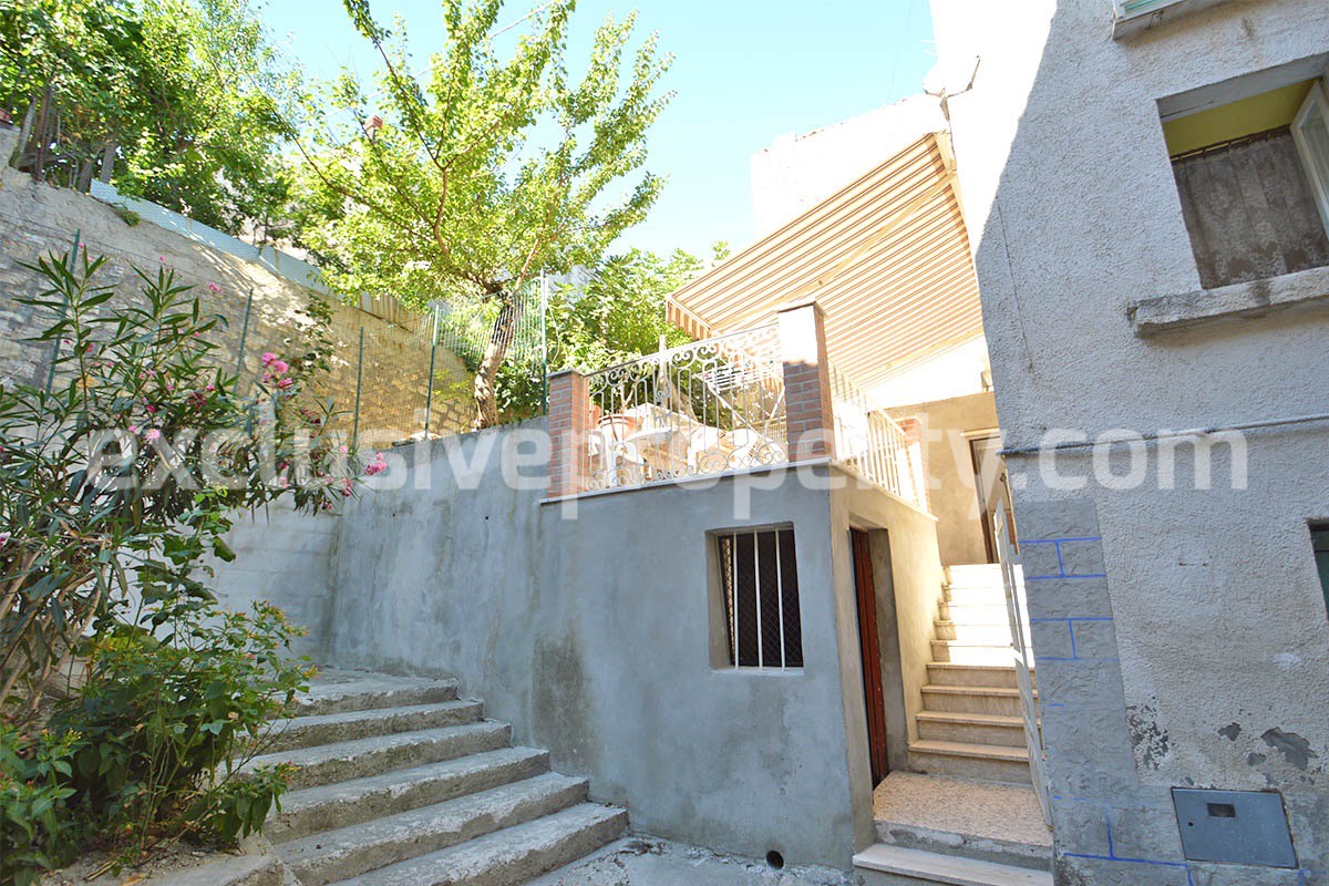 Renovated house with terrace and garden near the Adriatic sea for sale in Mafalda 2