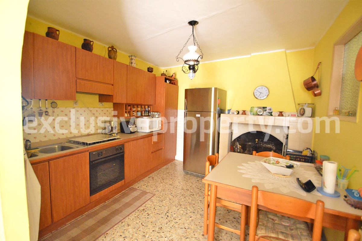 Renovated house with terrace and garden near the Adriatic sea for sale in Mafalda 16