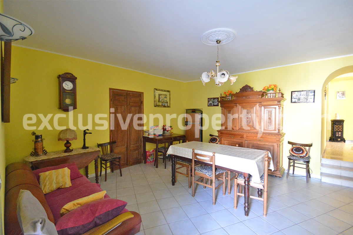 Renovated house with terrace and garden near the Adriatic sea for sale in Mafalda 10