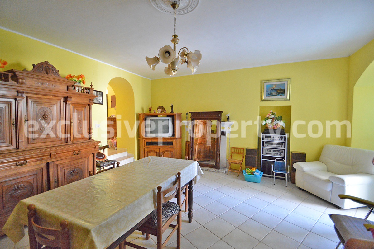 Renovated house with terrace and garden near the Adriatic sea for sale in Mafalda 11