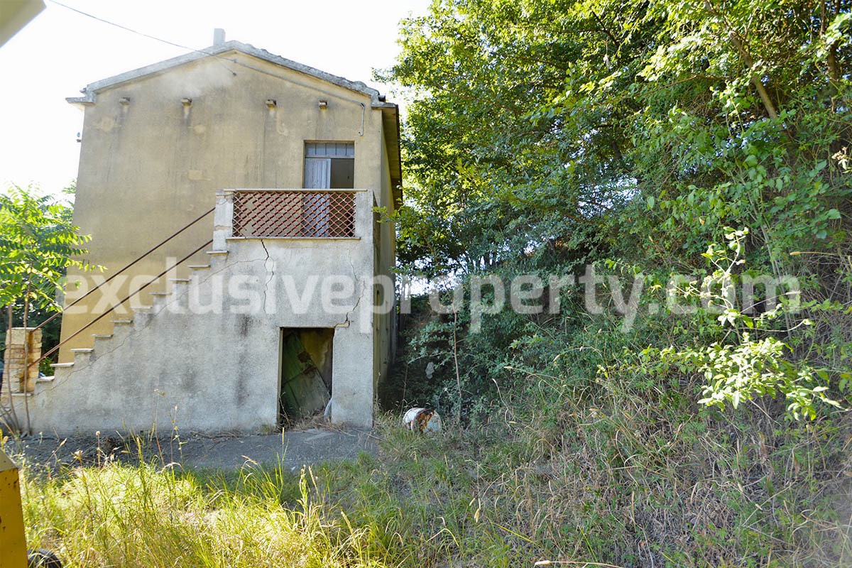 Farm house with 2 hectares of land with sea view for sale in Mafalda 4