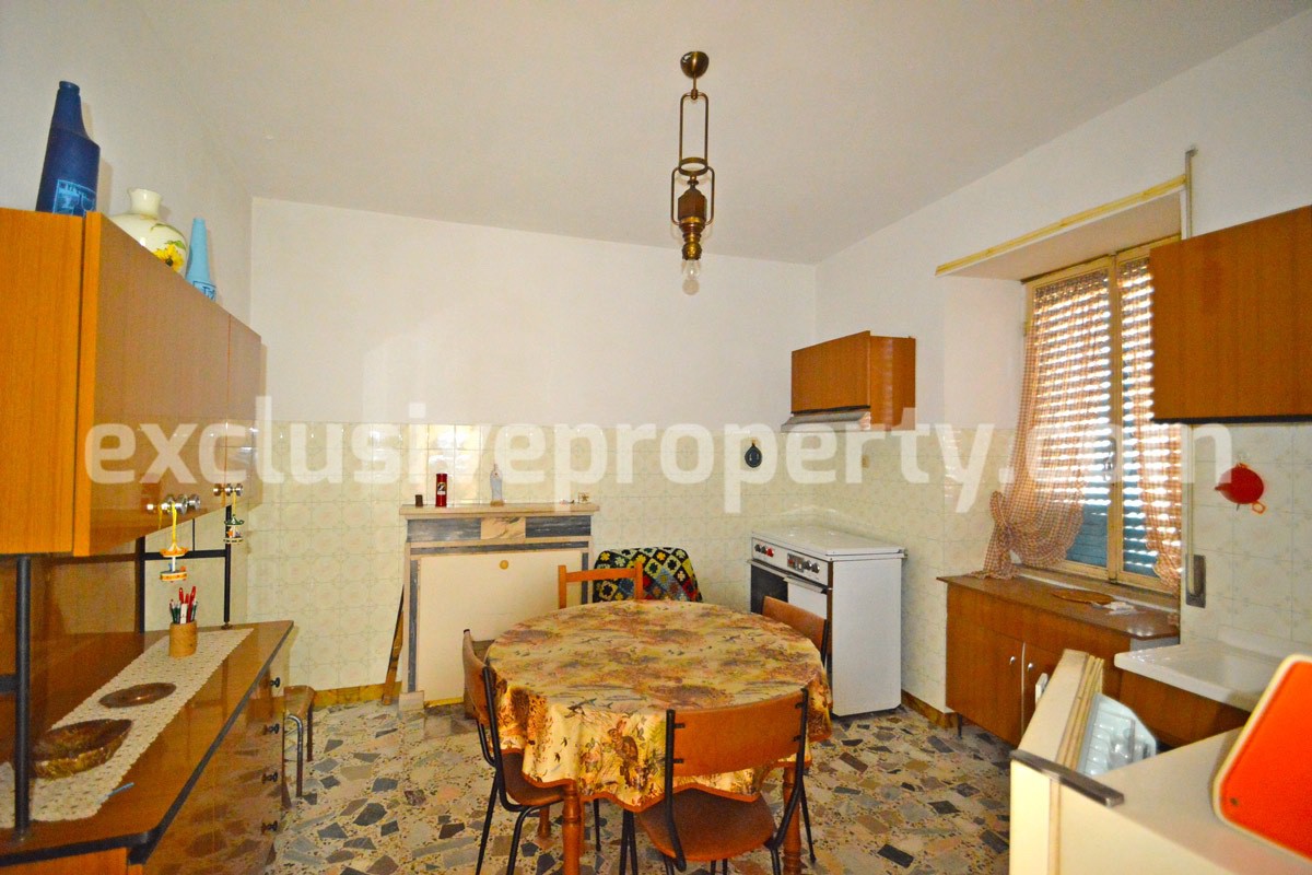 House with garage in a quiet and rural area for sale in Italy
