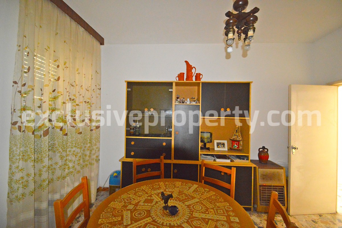 House with garage in a quiet and rural area for sale in Italy 6