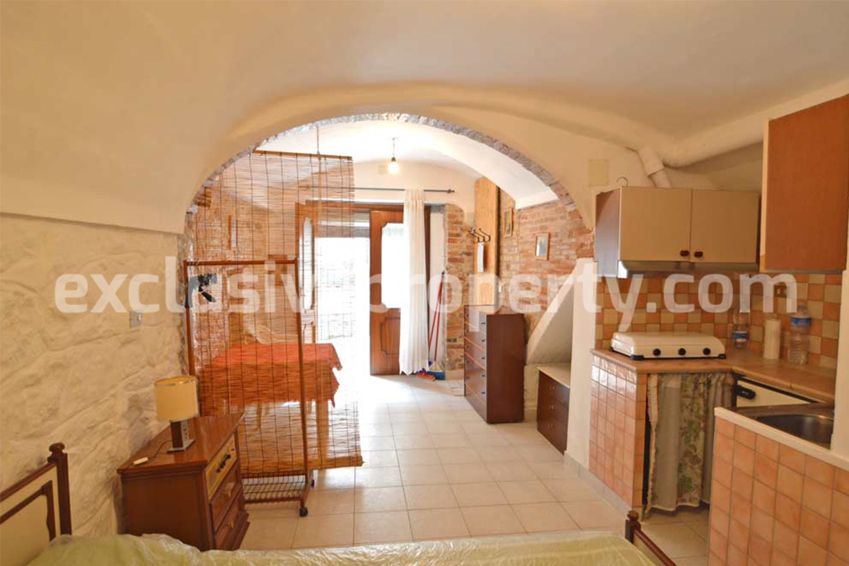 Special town house habitable and with sea view for sale in Molise