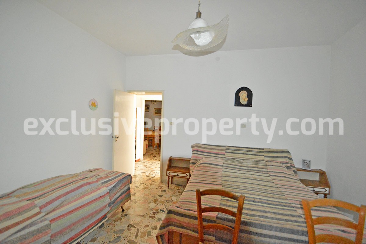 House with garage in a quiet and rural area for sale in Italy 8
